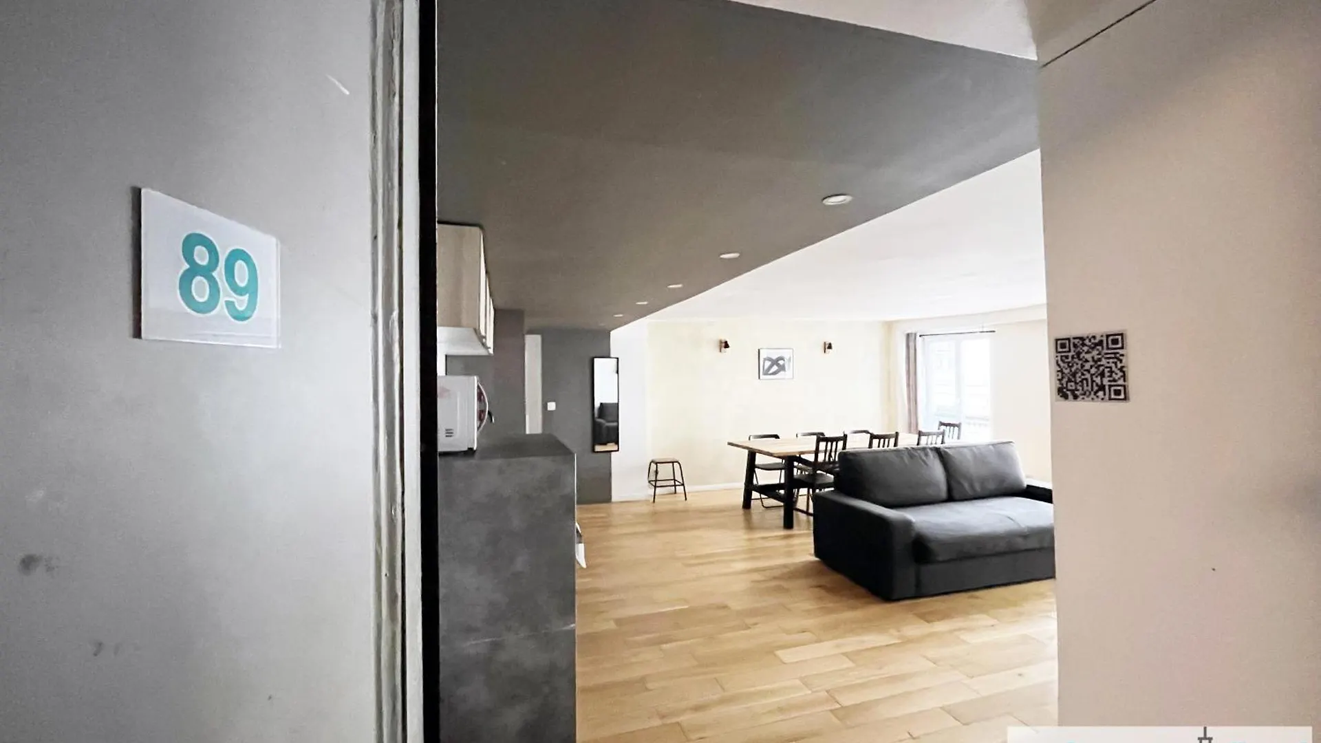 Urban Flat 89 - Charming 3 Bedroom Flat In Apartment Paris