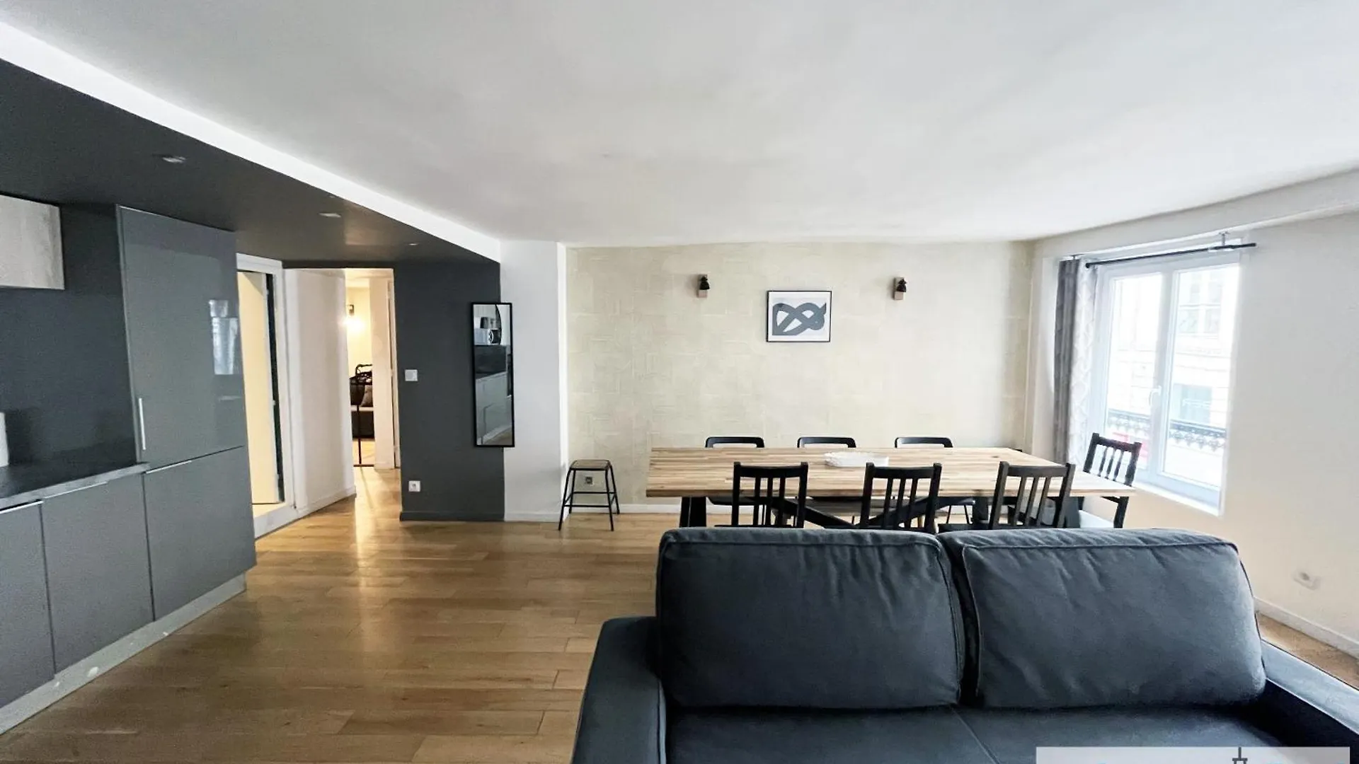 Apartment Urban Flat 89 - Charming 3 Bedroom Flat In *