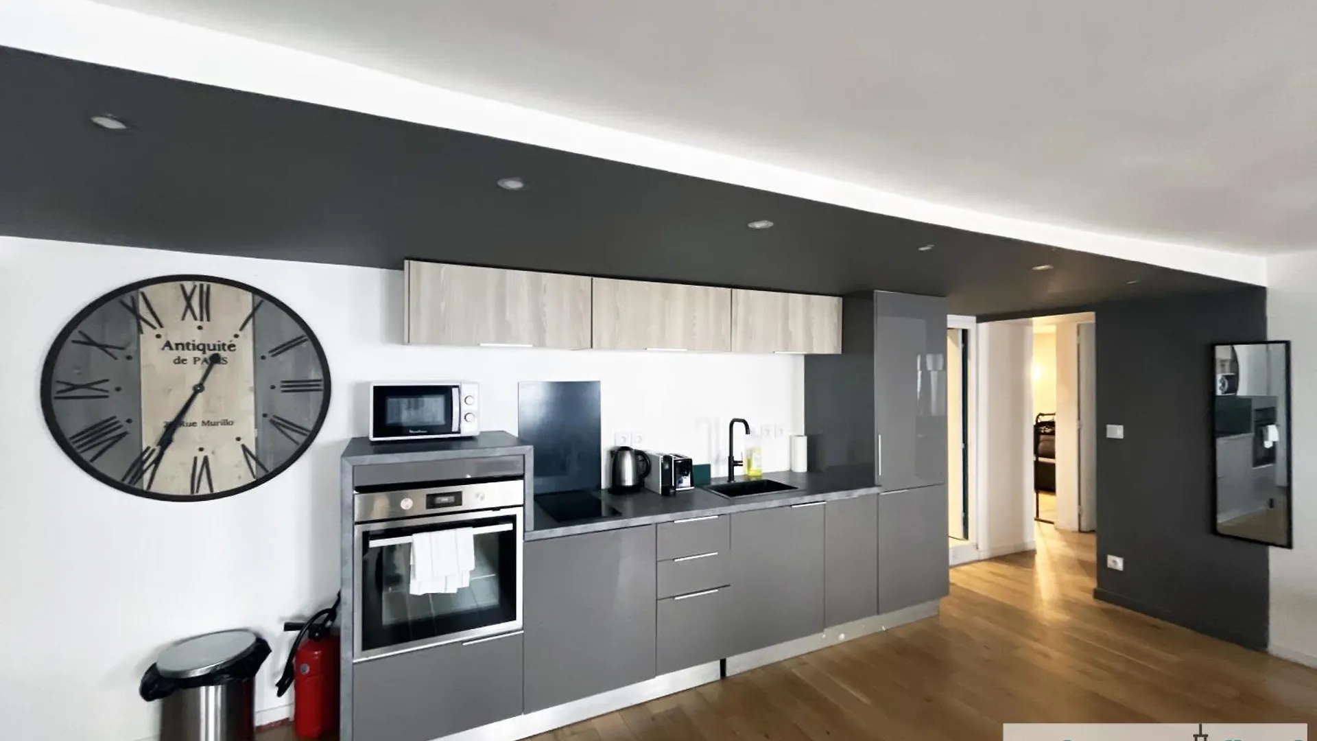 Urban Flat 89 - Charming 3 Bedroom Flat In Apartment Paris