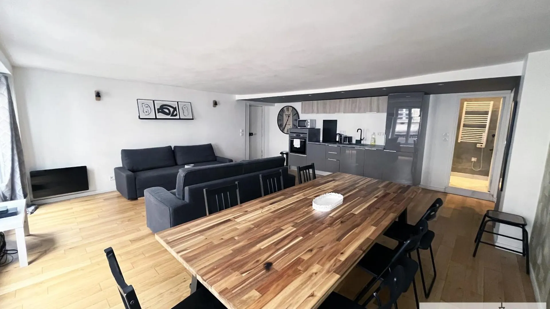 Urban Flat 89 - Charming 3 Bedroom Flat In * Paris