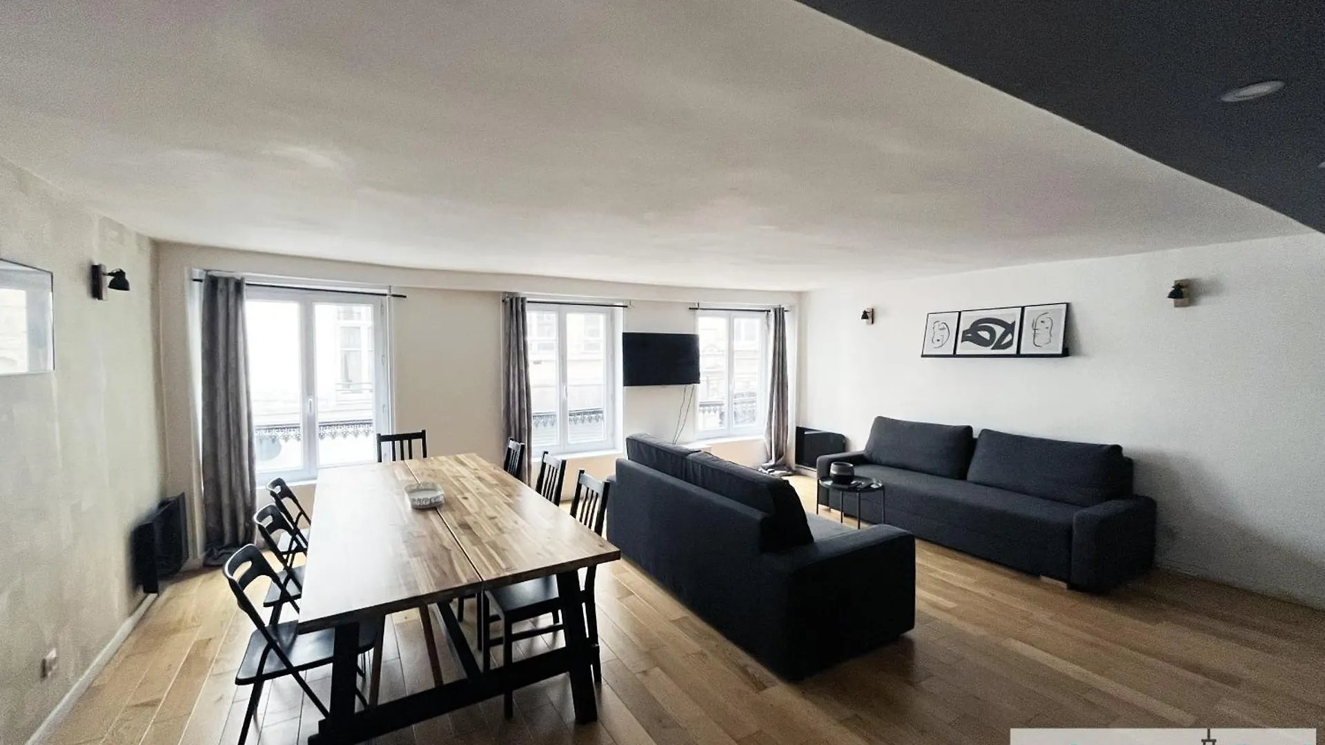Apartment Urban Flat 89 - Charming 3 Bedroom Flat In