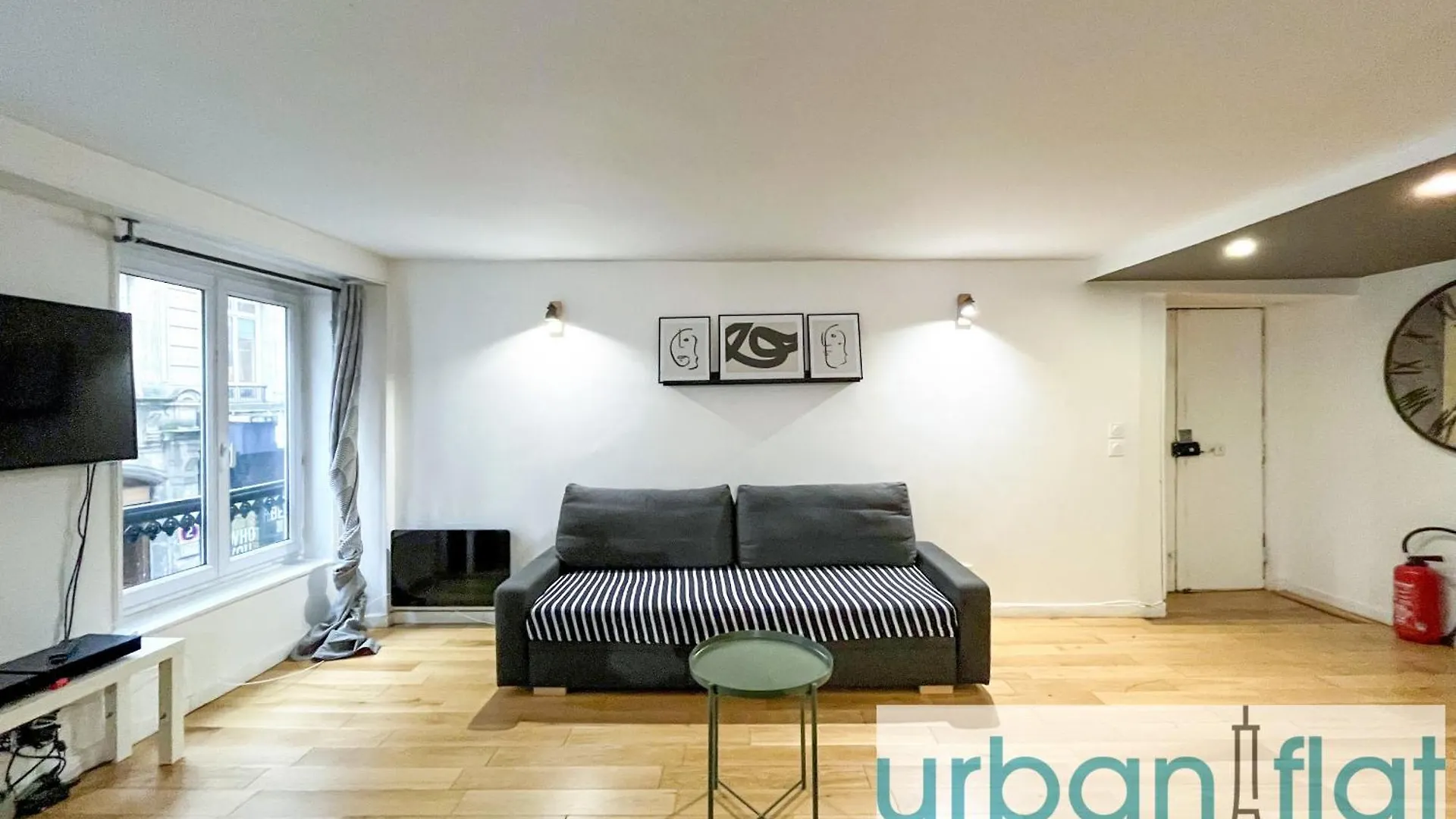 Urban Flat 89 - Charming 3 Bedroom Flat In Apartment *