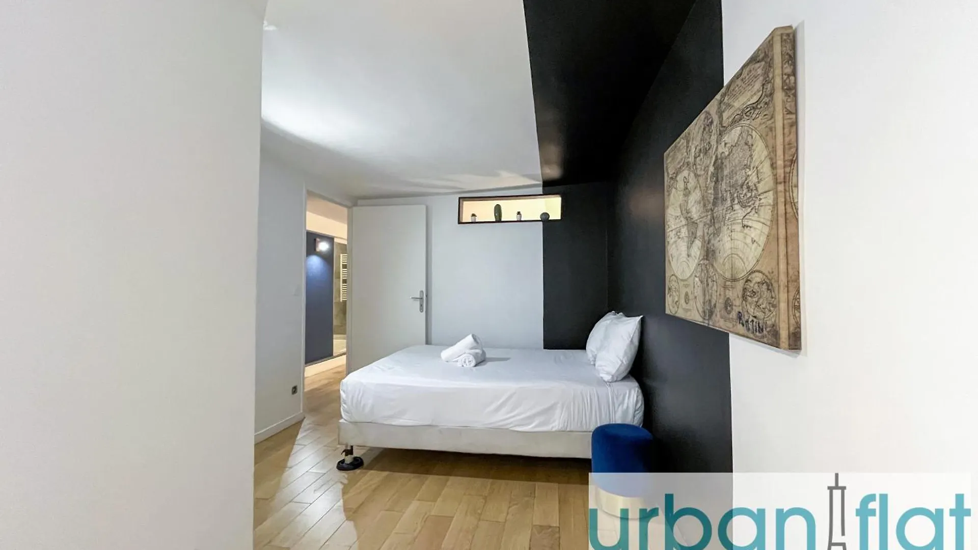 Apartment Urban Flat 89 - Charming 3 Bedroom Flat In *